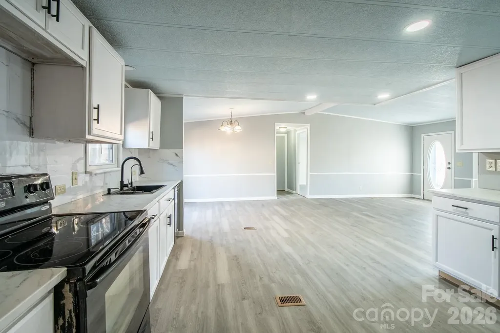 50 N Duncan Hill Lane Taylorsville NC 28681