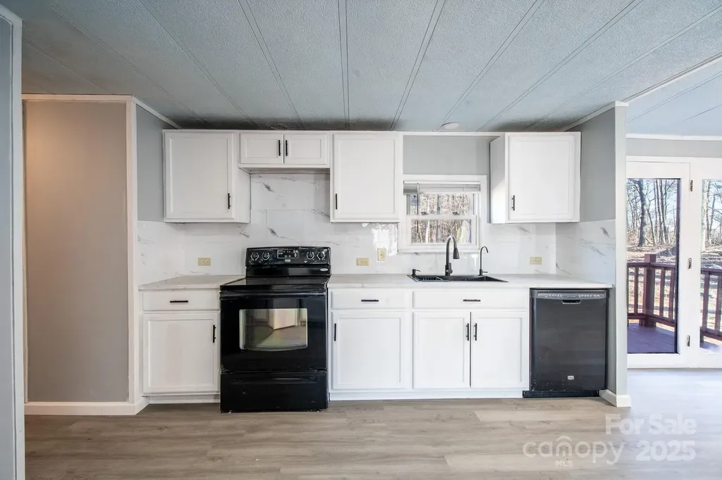 50 N Duncan Hill Lane Taylorsville NC 28681