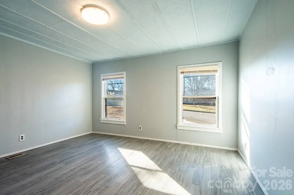 50 N Duncan Hill Lane Taylorsville NC 28681