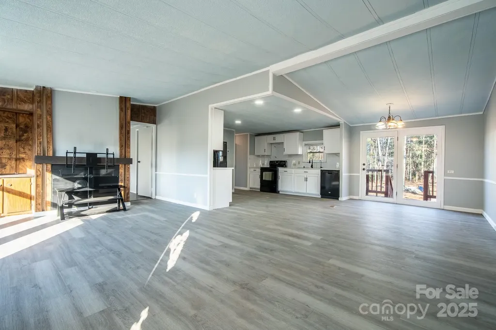 50 N Duncan Hill Lane Taylorsville NC 28681