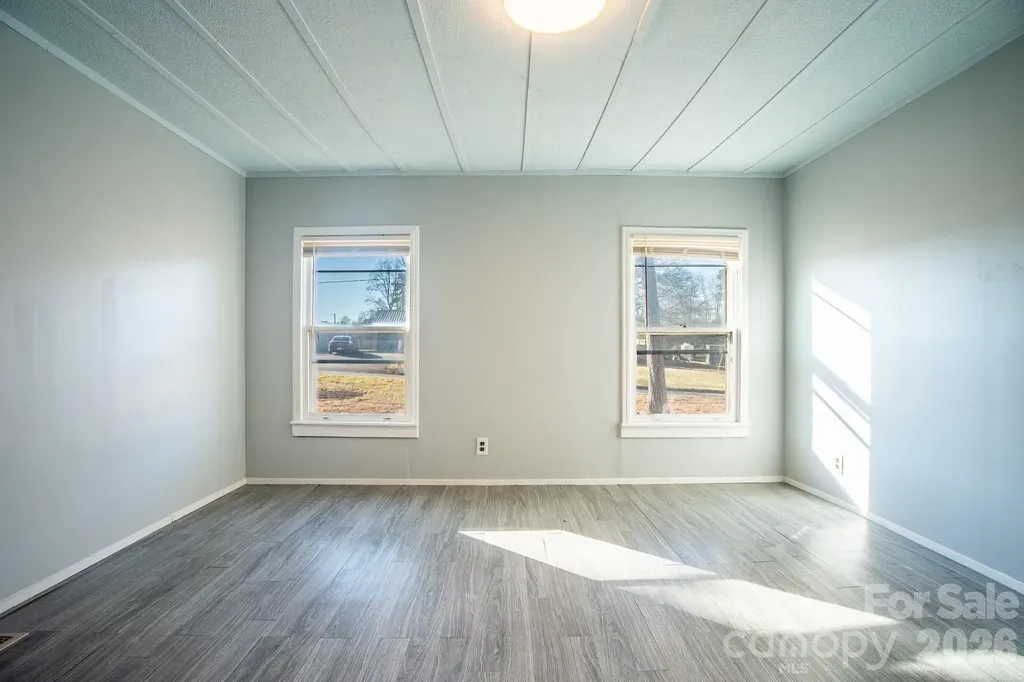 50 N Duncan Hill Lane Taylorsville NC 28681