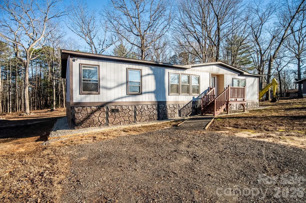 50 N Duncan Hill Lane Taylorsville NC 28681