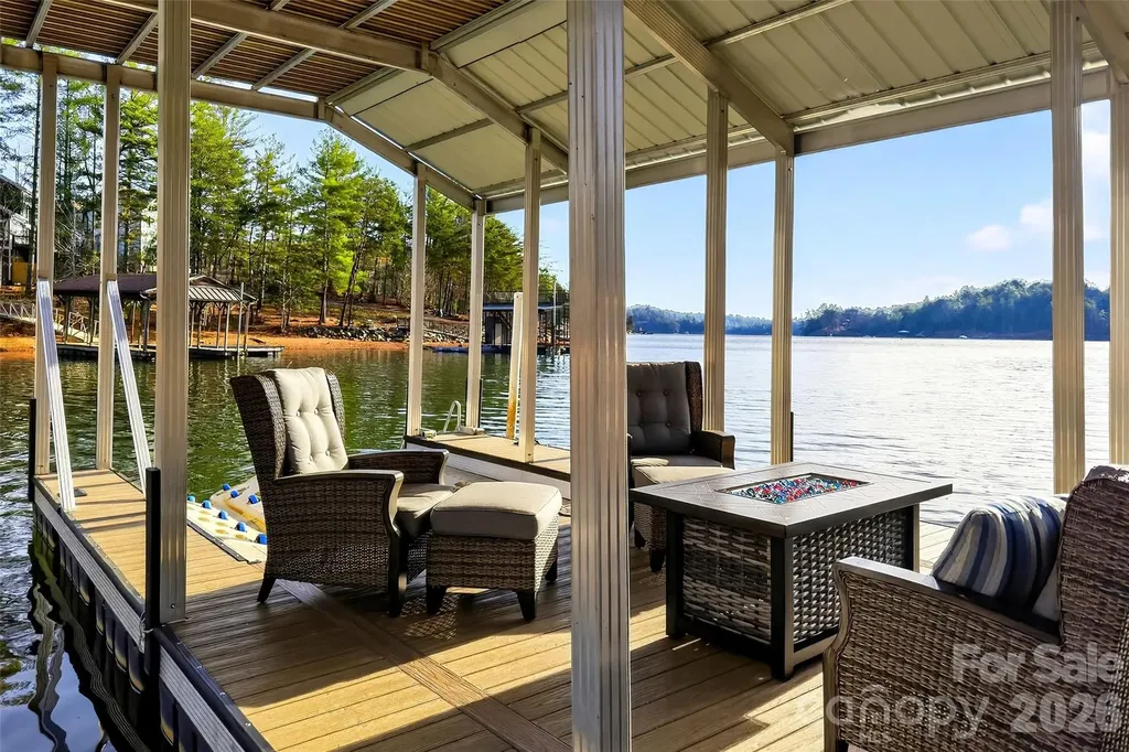 183 Crest View Drive NE Nebo NC 28761