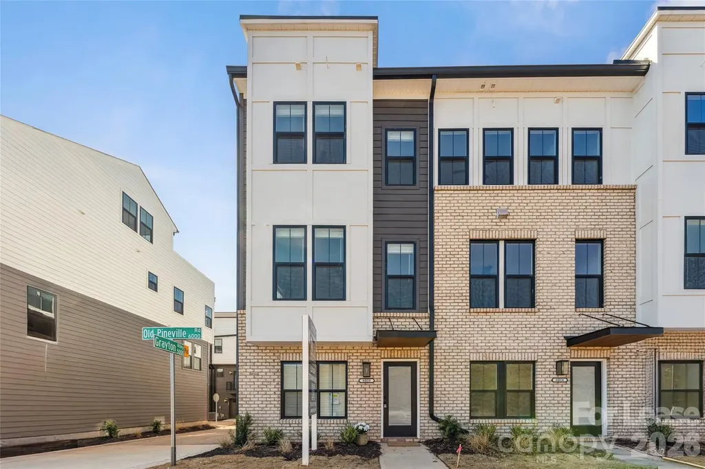 5011 Grayton Alley Charlotte NC 28206
