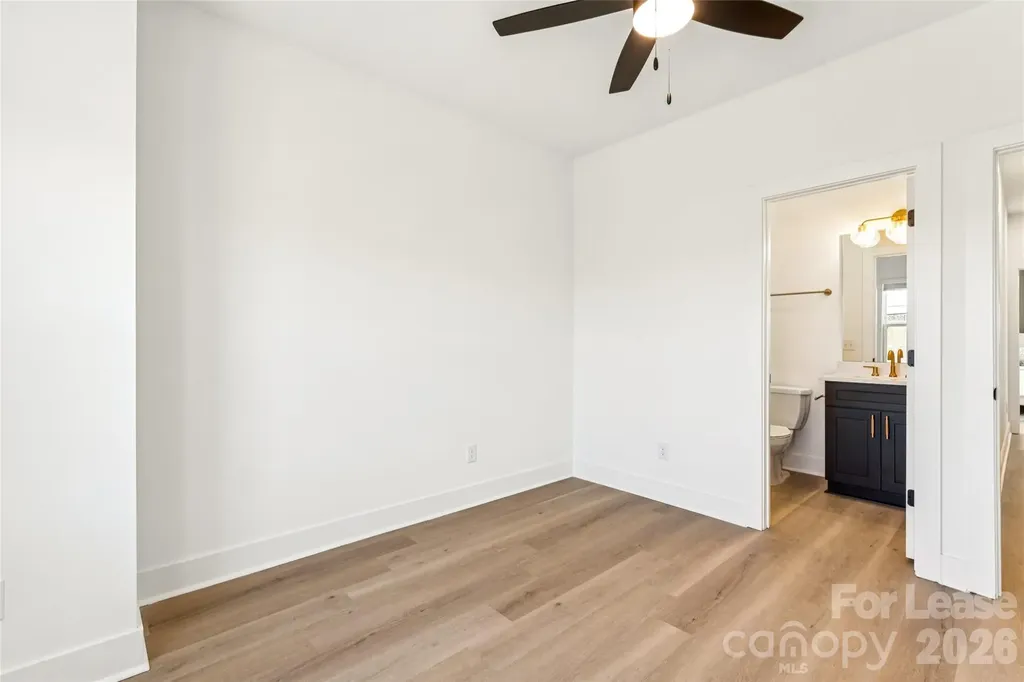 5011 Grayton Alley Charlotte NC 28206
