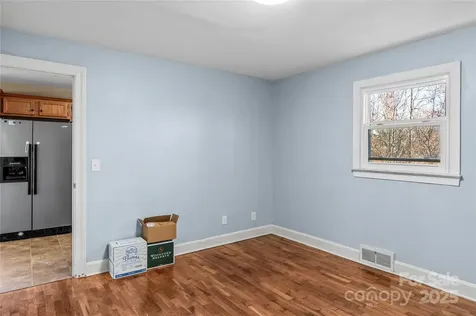 133 South Street Elkin NC 28621