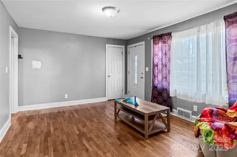 133 South Street Elkin NC 28621
