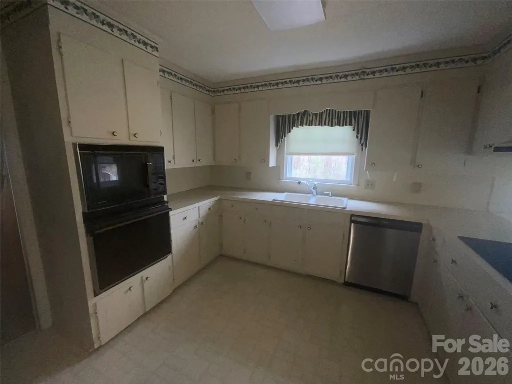 822 Westminster Circle SW Lenoir NC 28645