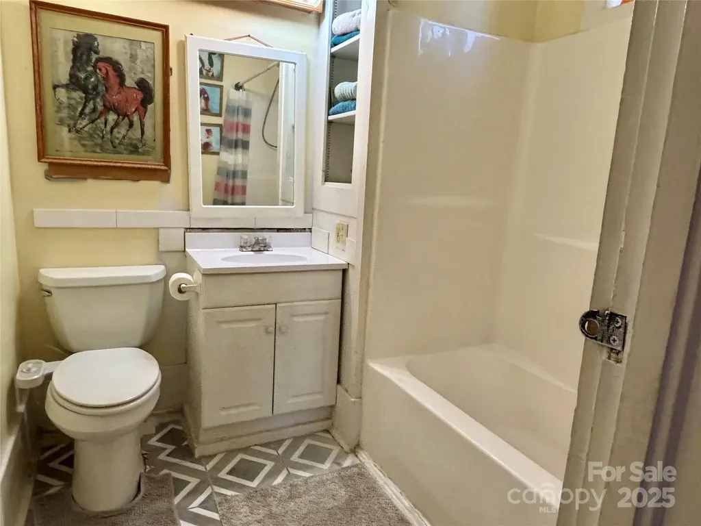 629 Vineyard Road Tryon NC 28782