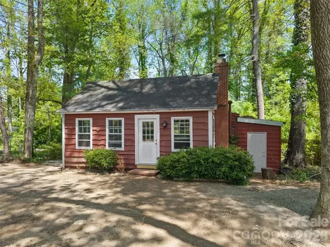 1110 3rd Avenue W Hendersonville NC 28739