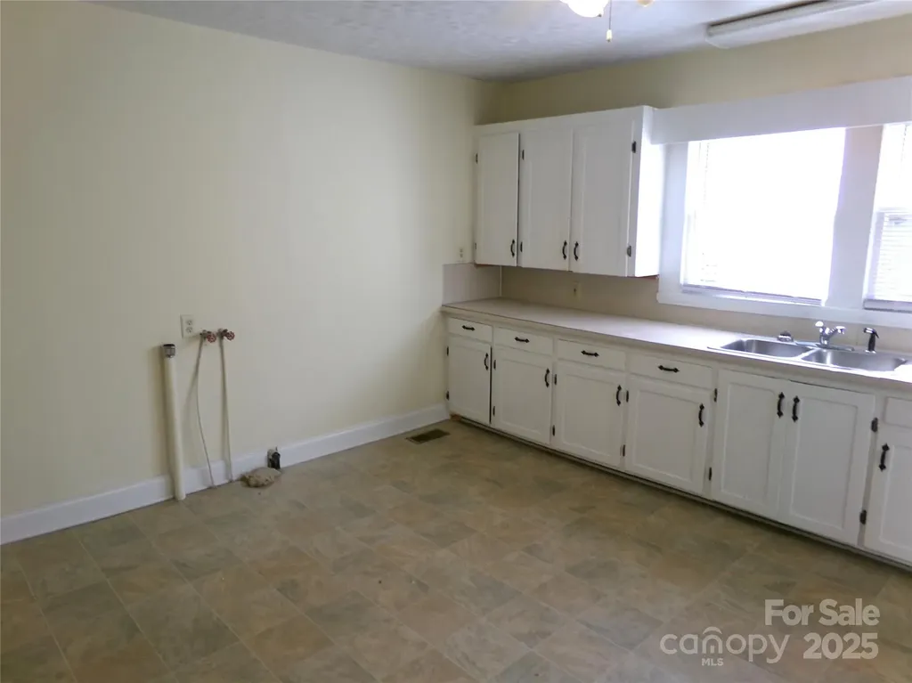 923 Efird Street Albemarle NC 28001
