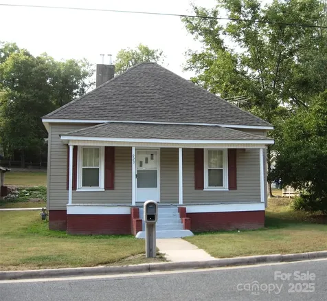 923 Efird Street Albemarle NC 28001