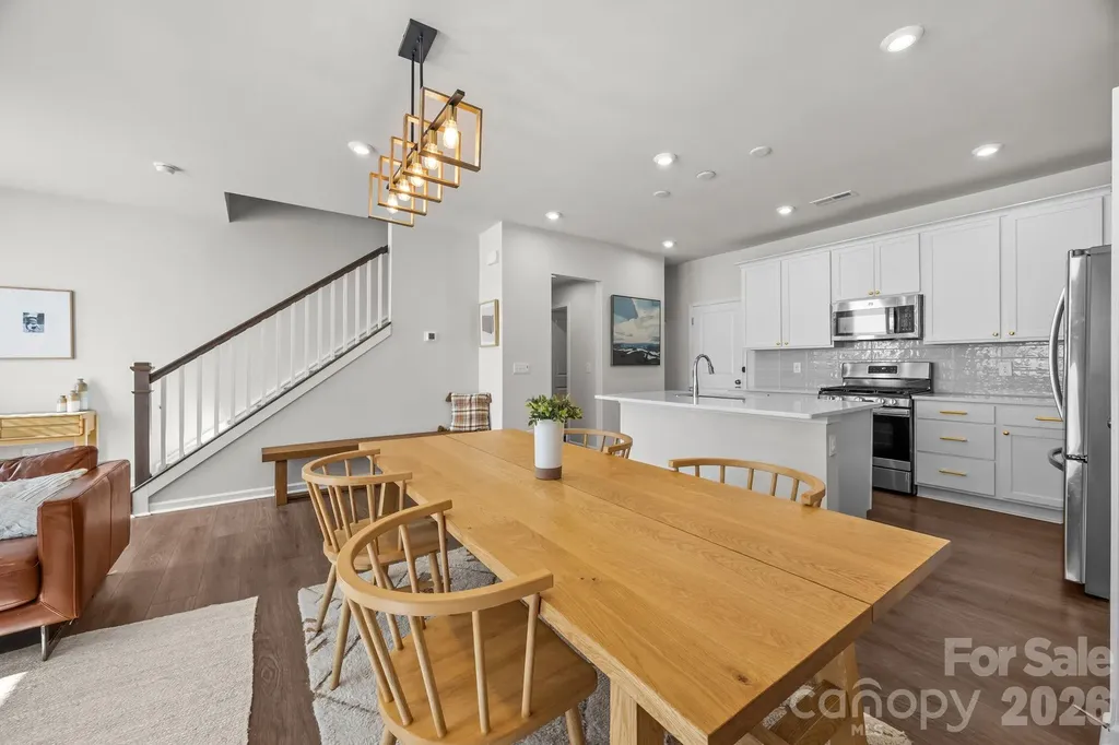 915 Kinsey Alley Charlotte NC 28217