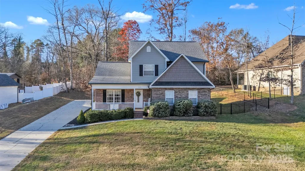 312 Oak Knoll Hildebran NC 28637