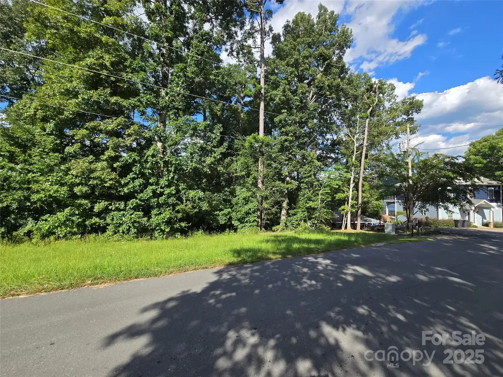 0 Shoreline Road Badin Lake NC 28127