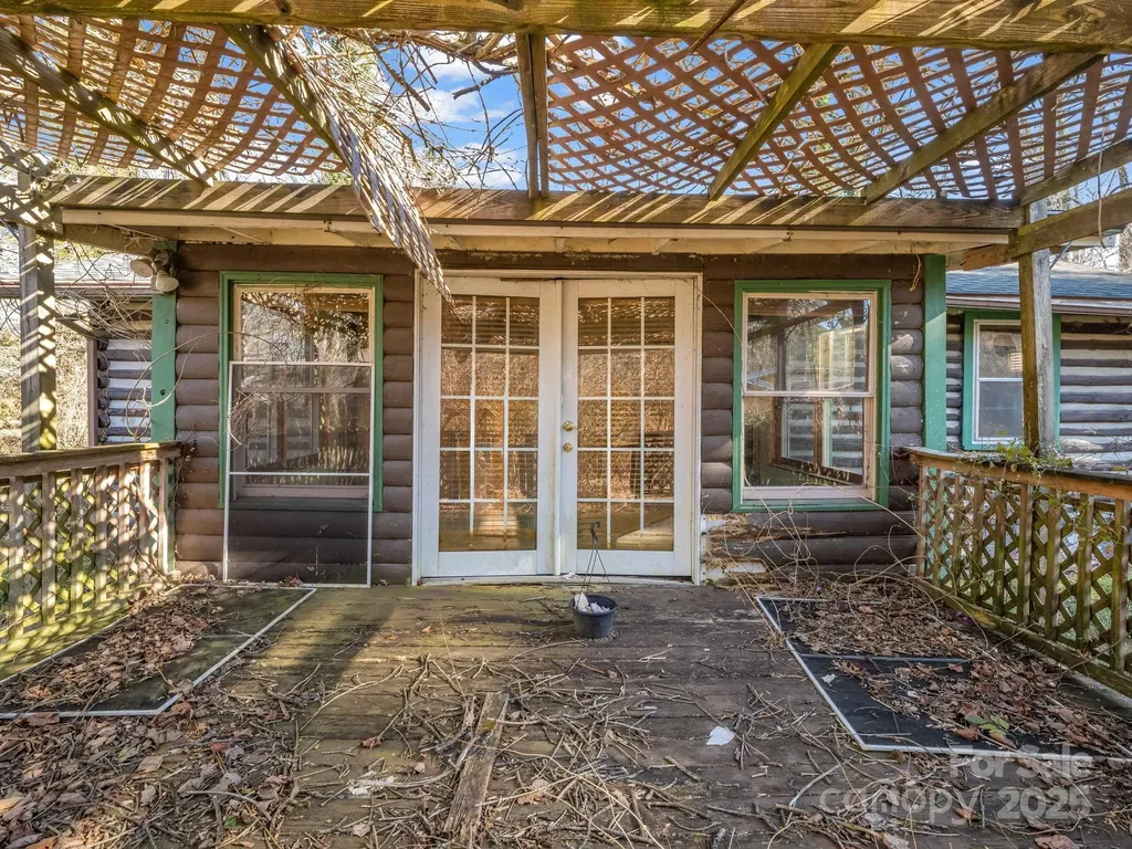541 Broadway Street Hendersonville NC 28739