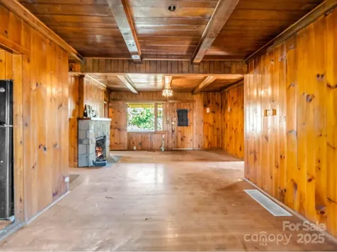 541 Broadway Street Hendersonville NC 28739