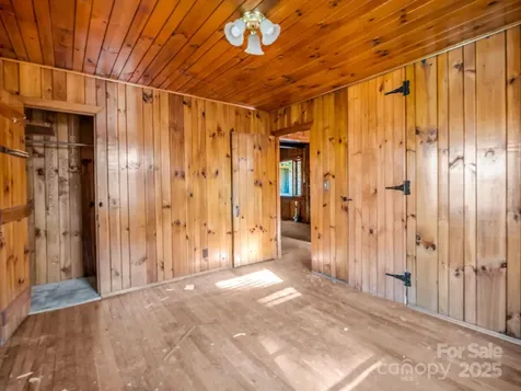 541 Broadway Street Hendersonville NC 28739