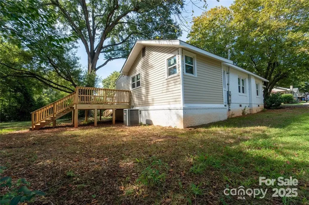 137 Woodlawn Drive Statesville NC 28677
