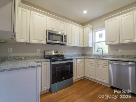 137 Woodlawn Drive Statesville NC 28677