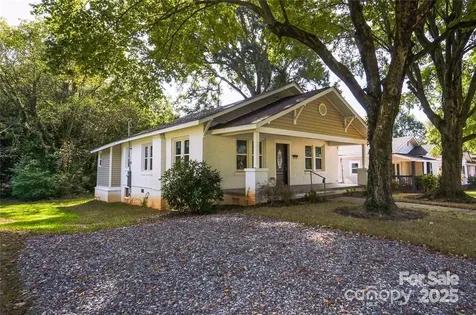 137 Woodlawn Drive Statesville NC 28677