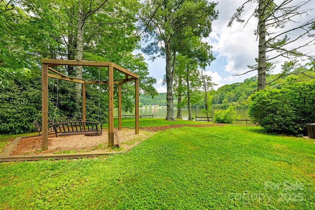 140 Pine View Road Newland NC 28657