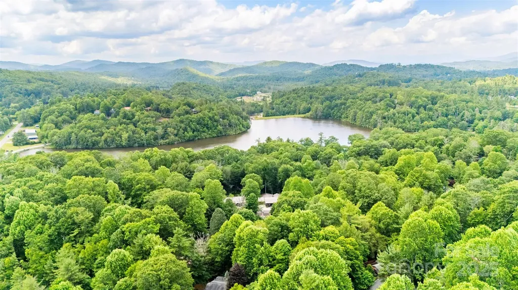 140 Pine View Road Newland NC 28657