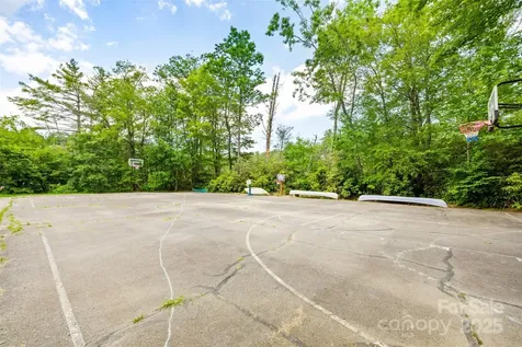 140 Pine View Road Newland NC 28657