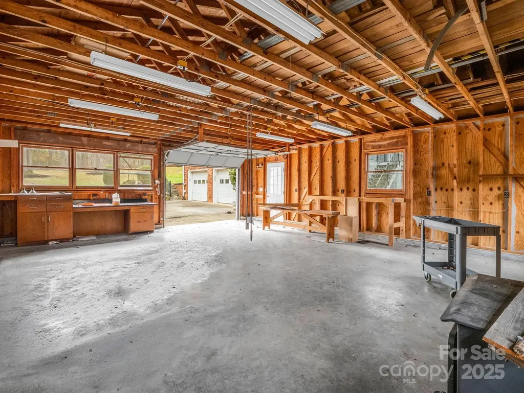 136 Old Tanglewood Trail Hendersonville NC 28739