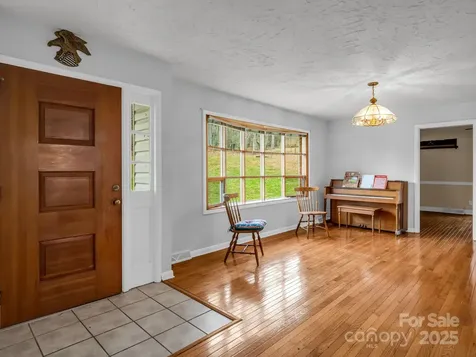 136 Old Tanglewood Trail Hendersonville NC 28739