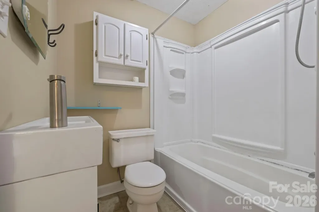68 Lisam Way Etowah NC 28729