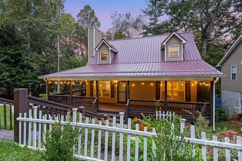 28 Grove Garden Avenue Candler NC 28715
