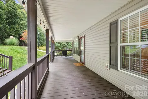 28 Grove Garden Avenue Candler NC 28715