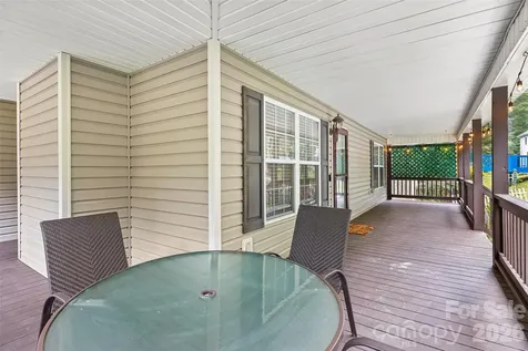 28 Grove Garden Avenue Candler NC 28715