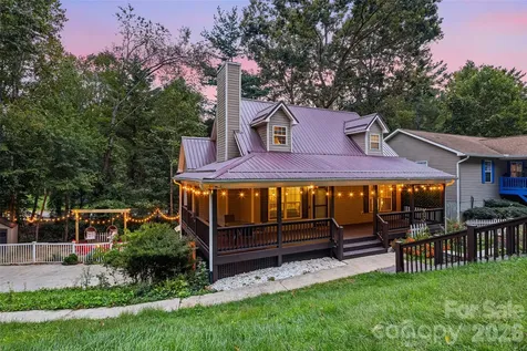 28 Grove Garden Avenue Candler NC 28715