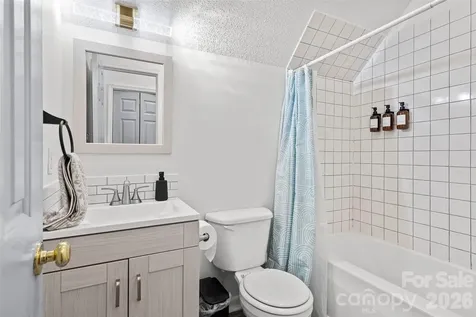 28 Grove Garden Avenue Candler NC 28715