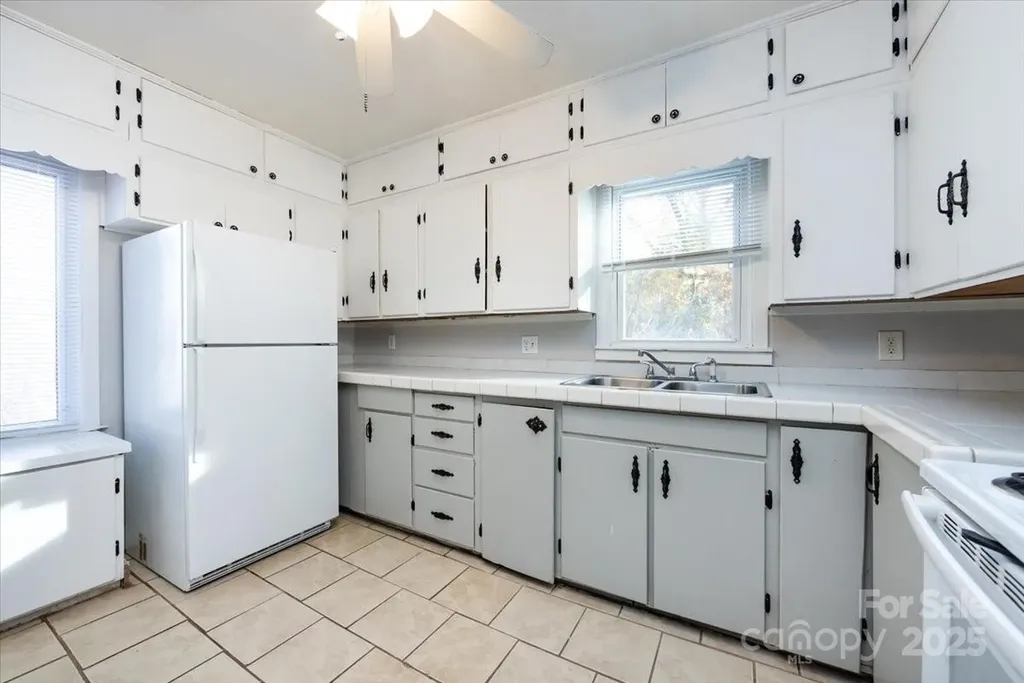 1027 Holland Avenue Gastonia NC 28052
