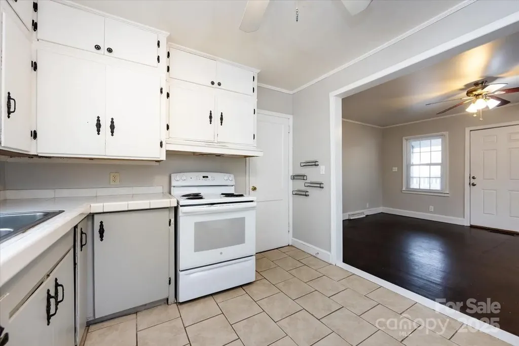 1027 Holland Avenue Gastonia NC 28052