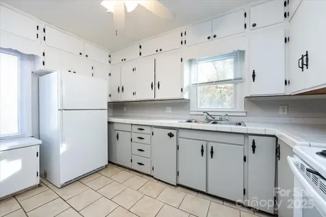 1027 Holland Avenue Gastonia NC 28052