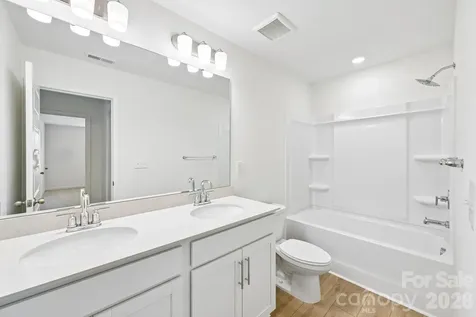 2139 Norwood Court Denver NC 28037