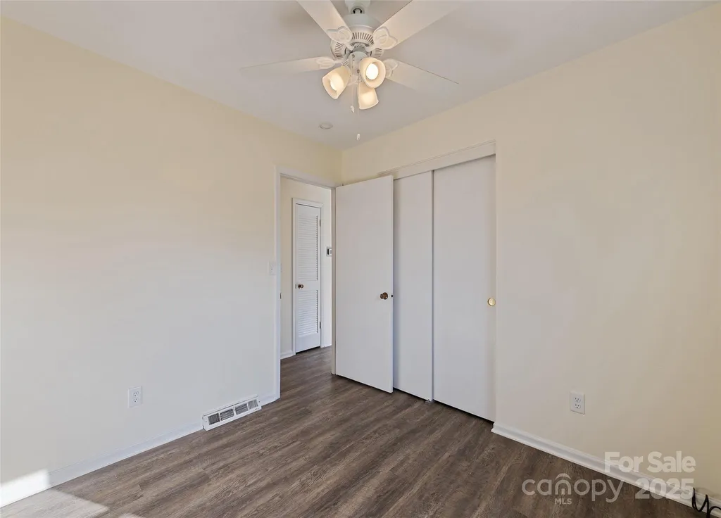 129 Willowbrook Road Hendersonville NC 28792