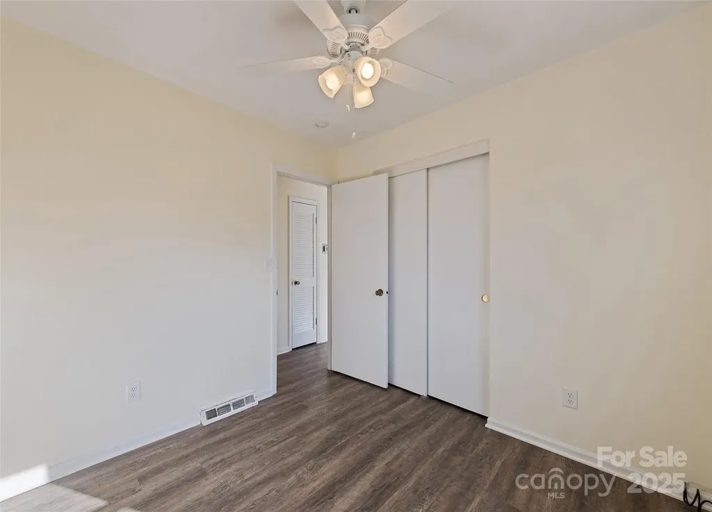 129 Willowbrook Road Hendersonville NC 28792