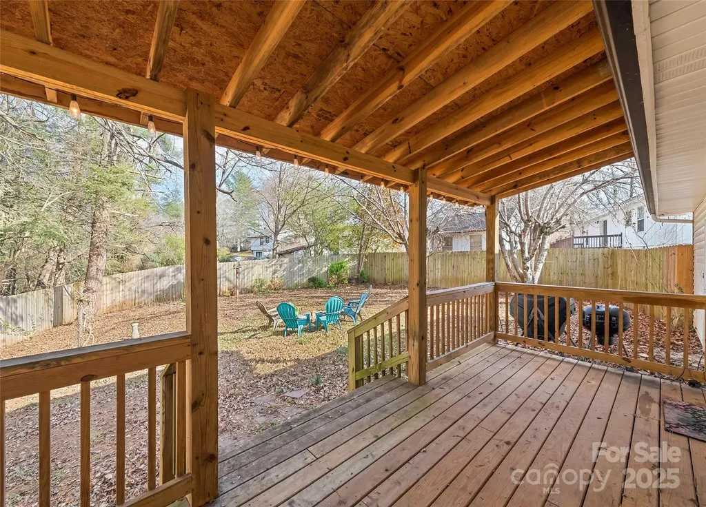 129 Willowbrook Road Hendersonville NC 28792