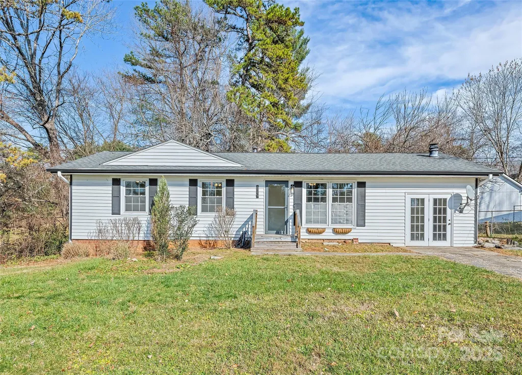 129 Willowbrook Road Hendersonville NC 28792