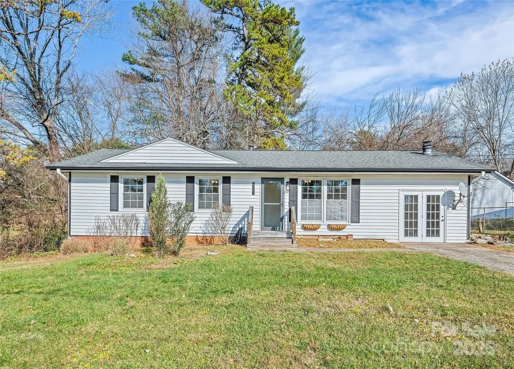 129 Willowbrook Road Hendersonville NC 28792