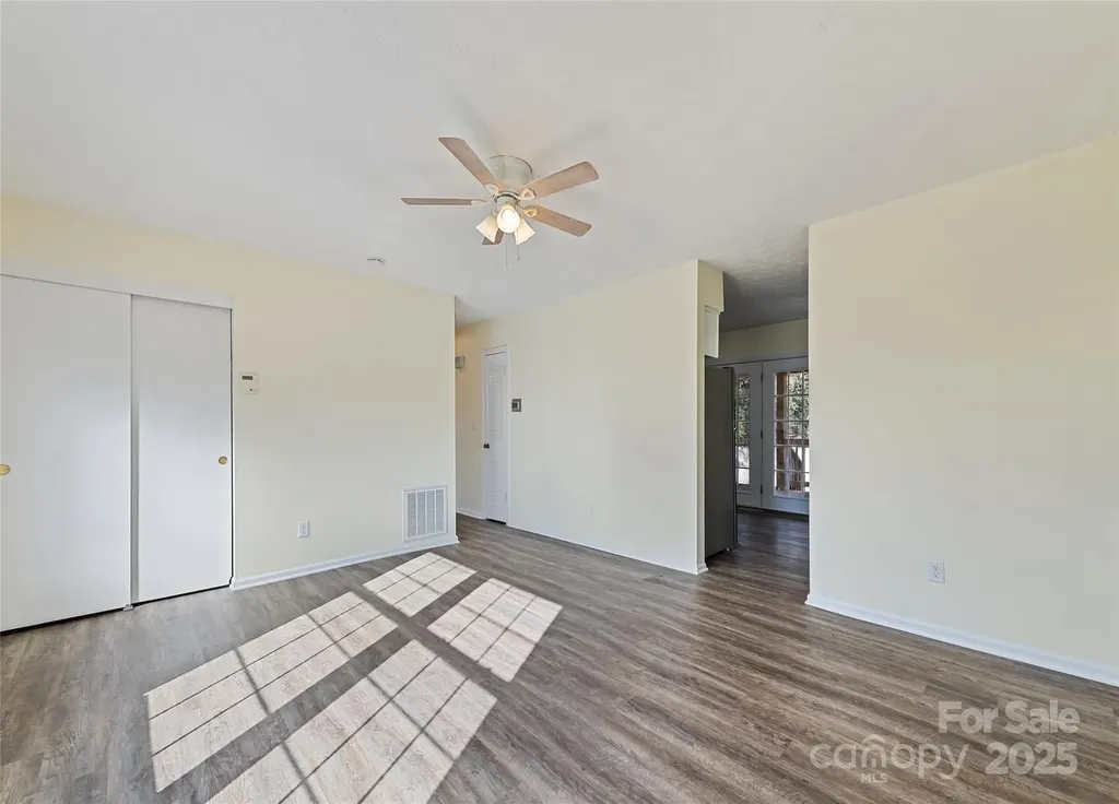 129 Willowbrook Road Hendersonville NC 28792