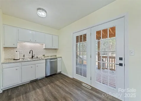 129 Willowbrook Road Hendersonville NC 28792