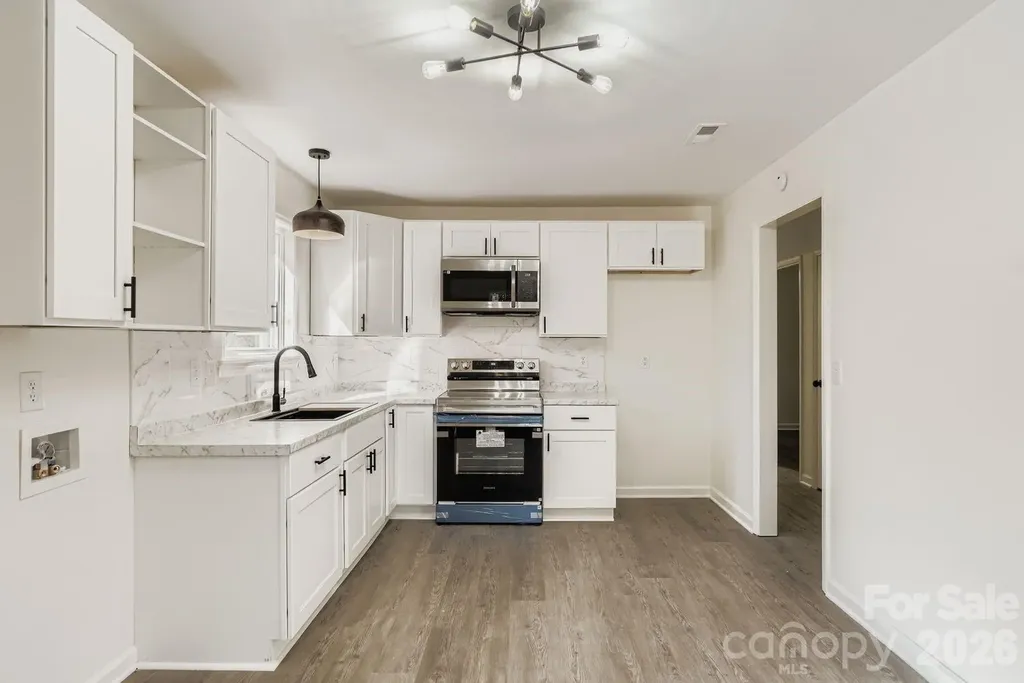 6104 Bridlewood Lane Charlotte NC 28215