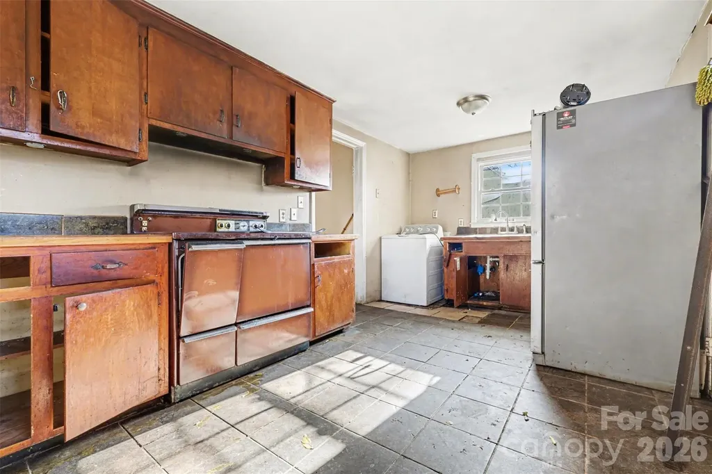 319 N Linwood Avenue Charlotte NC 28216