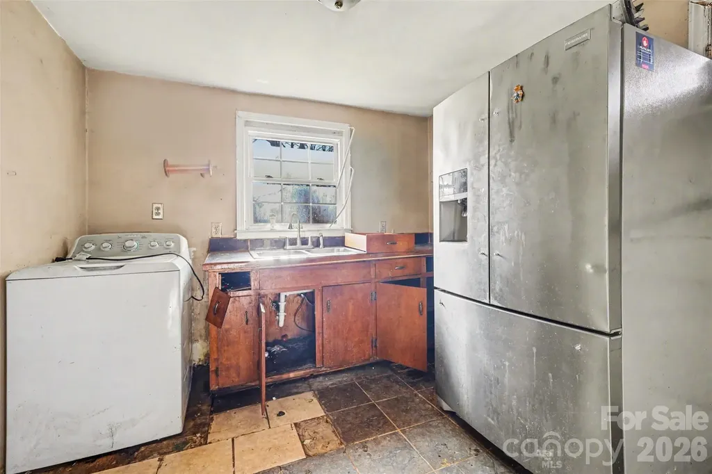 319 N Linwood Avenue Charlotte NC 28216